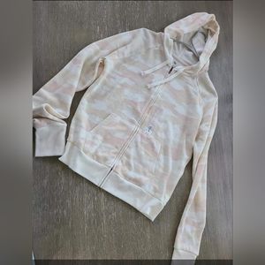 New with tags, Women's size Medium, zip up hooded sweatshirt, cream camo, SO